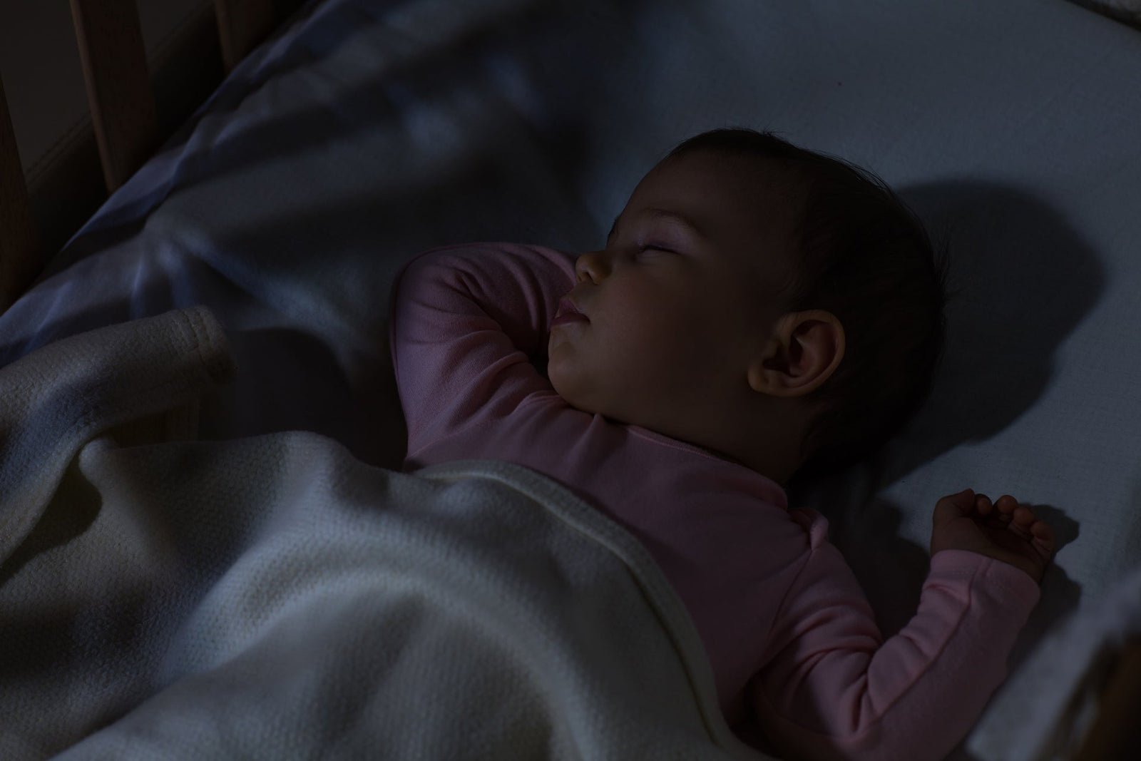 Does my baby need a dark room to sleep?